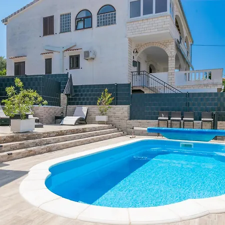 Casa vacanze Family Friendly House With A Swimming Pool Okrug Gornji, Ciovo - 24460