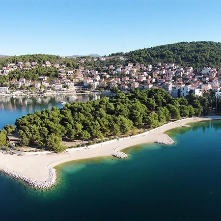 Casa vacanze Family Friendly House With A Swimming Pool Okrug Gornji, Ciovo - 24460 *