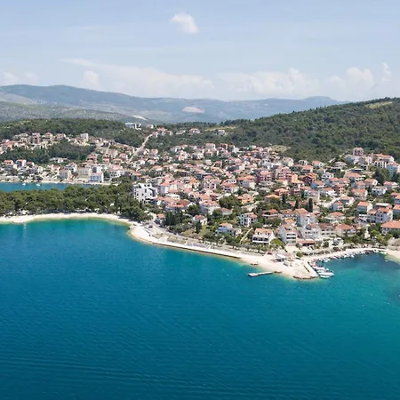 Casa vacanze Family Friendly House With A Swimming Pool Okrug Gornji, Ciovo - 24460 Traù