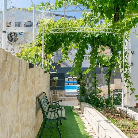 Family Friendly House With A Swimming Pool Okrug Gornji, Ciovo - 24460 Casa vacanze
